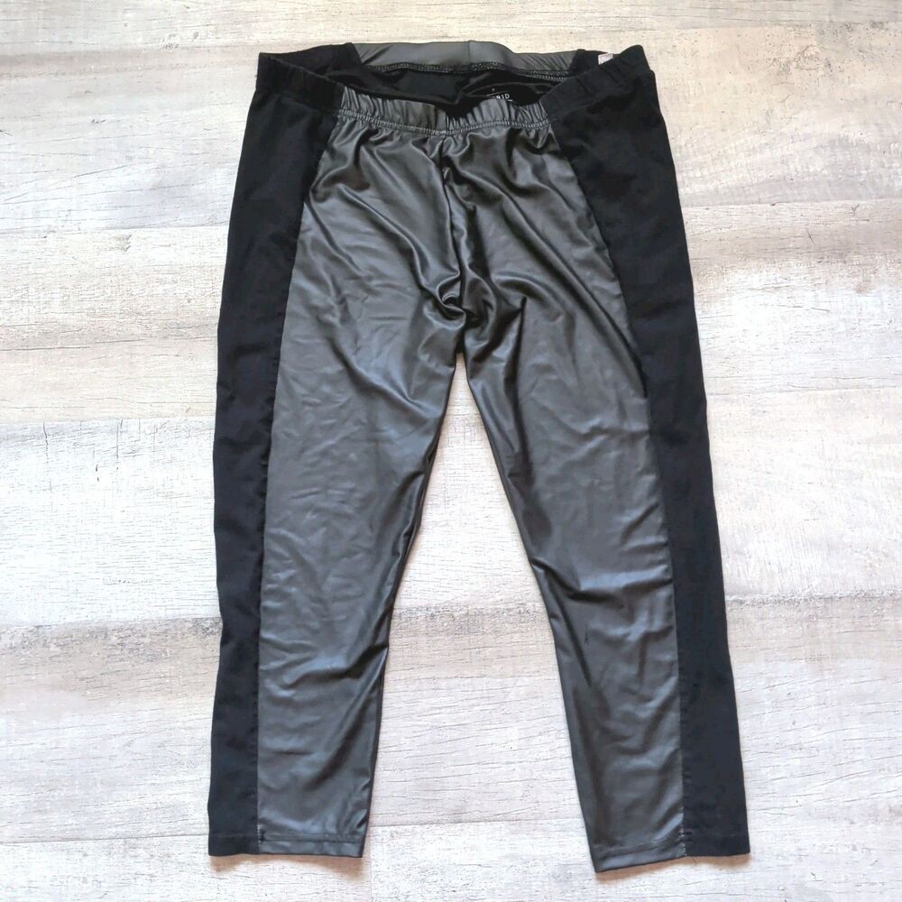 TORRID Black Faux Leather & Knit Panel Leggings Crop Pants Plus Size 2 / 2X